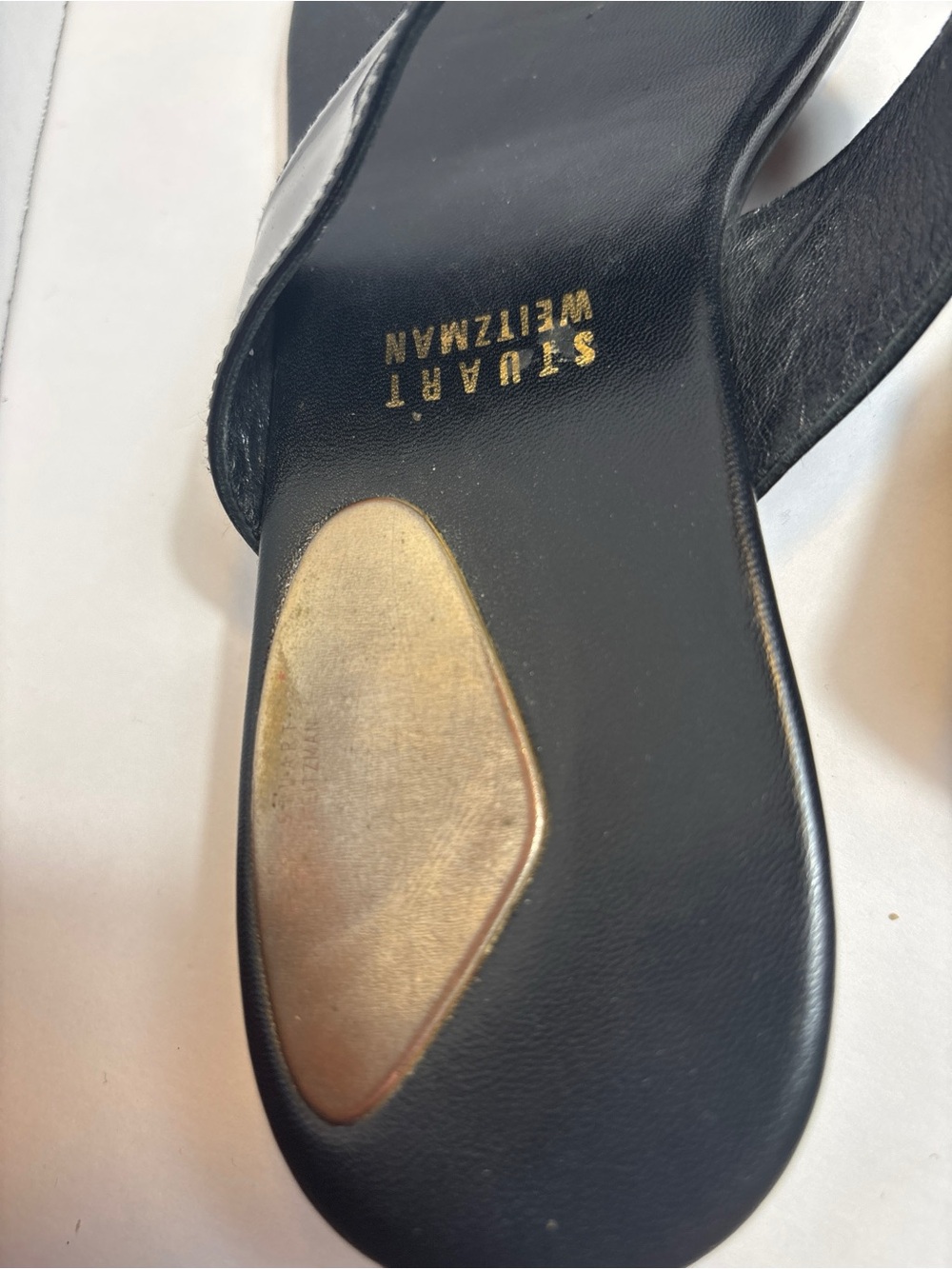 Stuart Weitzman Black Patent Leather T-Strap Sandals Not Professionally Cleaned - Picture 4 of 5